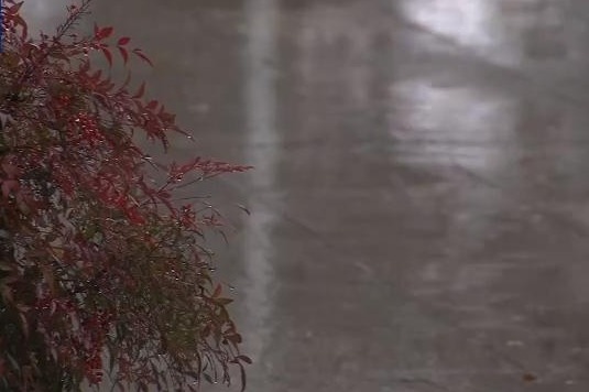 中央气象台发布今年首个暴雪橙色预警 今天是本轮中东部雨雪天气最强时段